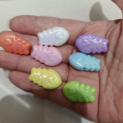 0.29元一个/整包卖 15*25mm镀UV彩爱心骨头鱼 DIY手工串珠散珠串笔手机链饰品配件